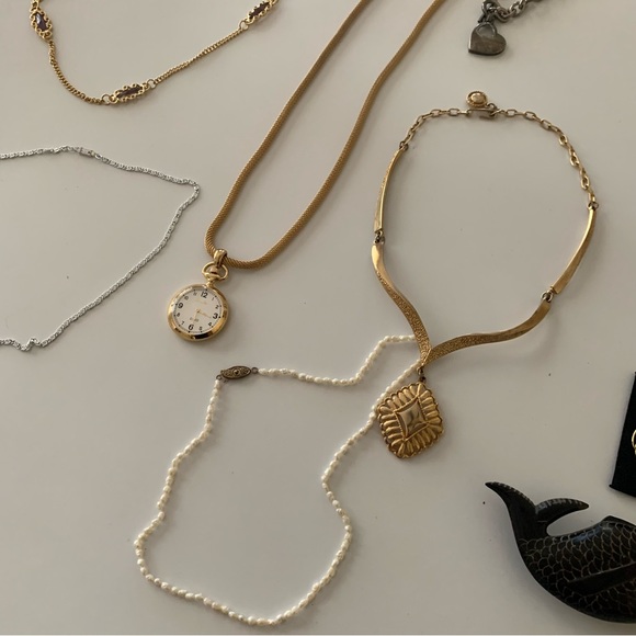 Lot of Vintage Costume Jewelry Necklace Earrings Brooch Signed & Unsigned 13 Pcs - Picture 8 of 13